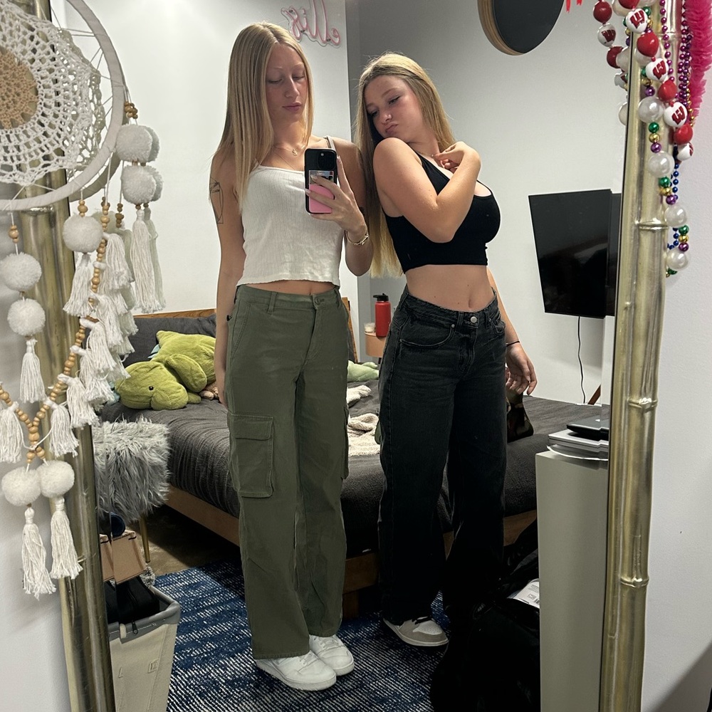 ARITZIA High waisted cargos